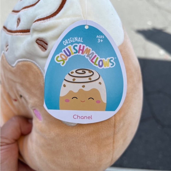 New! Squishmallow “Chanel” the Cinnamon Bun - Picture 3 of 3